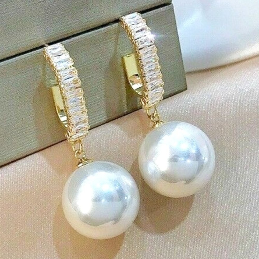 Earrings Huge White Faux Pearl & Crystal Gold Dangles 1.75" Pierced NWT M360 - Picture 3 of 4